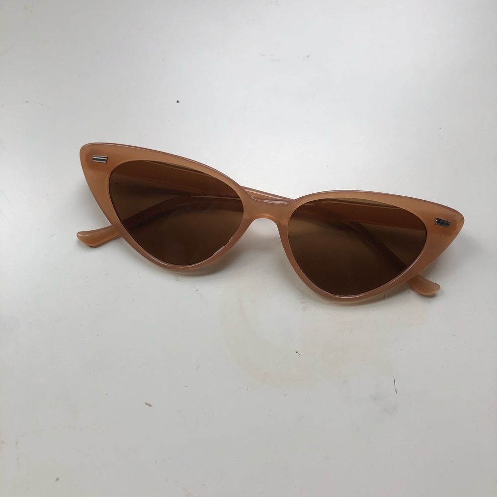 Brown cat eye sunglasses